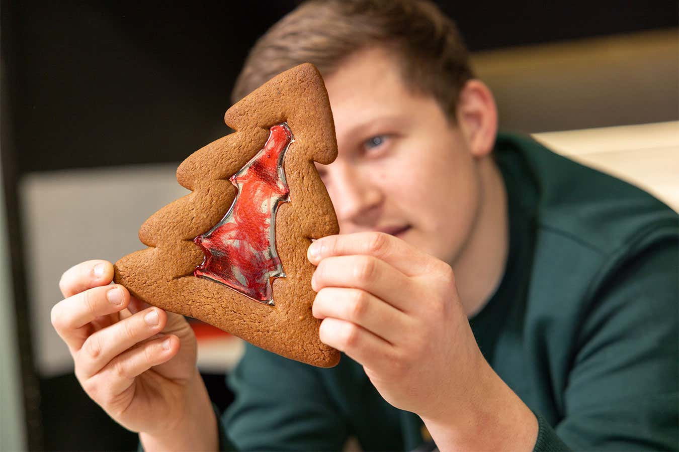 Baking gingerbread windows with isomalt